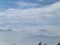 穿越雲海登峨眉探秘「武林第一山」