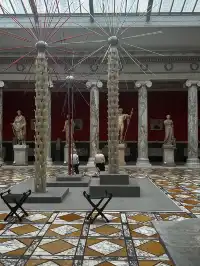 在嘉士伯美術館，我差點錯過了牆上的畫