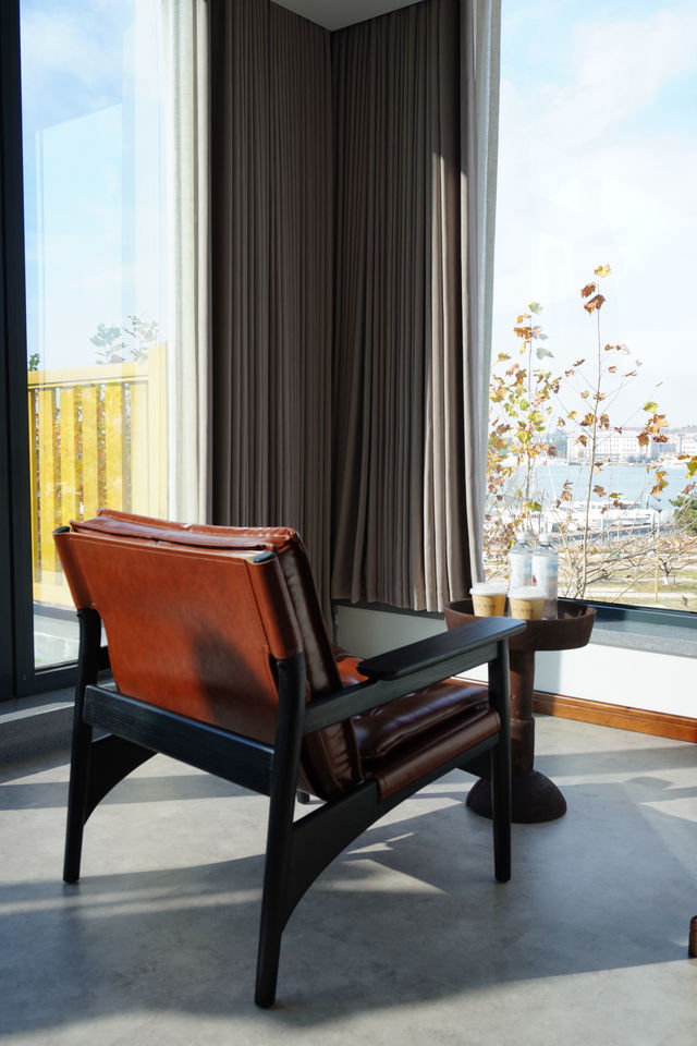 在方外隅見海,把週末泡進一杯茶裡 在方外隅見海,把週末泡進一杯茶裡