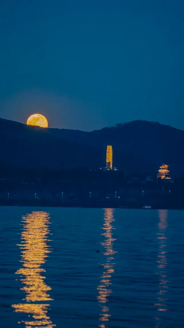 真不是AI我拍到了洱海月升PLUS 真不是AI我拍到了洱海月升PLUS