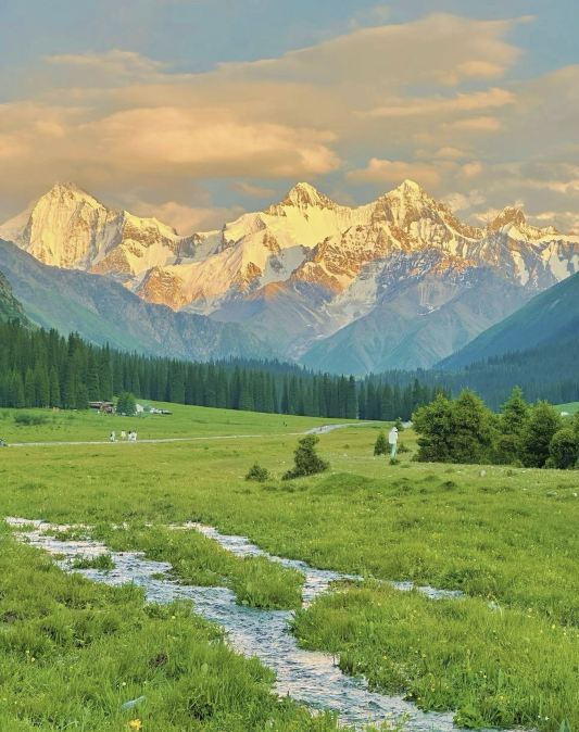 If you can only choose one place, it must be Xinjiang in June