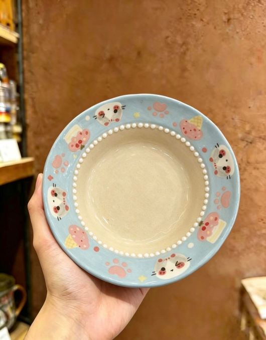The aesthetics of porcelain plates from the Imperial Kiln Factory
