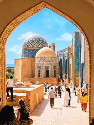 Visa-free dual-country tour of Kazakhstan + Uzbekistan nanny-level guide