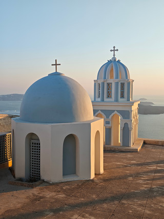 Keindahan Menakjubkan dari Alam dan Budaya Santorini.