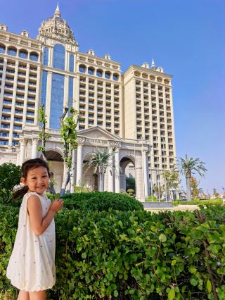 Crowne Plaza Dongying | Lakeside Castle and Time with the Kids