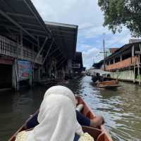 Thriving of Bangkok’ floating market