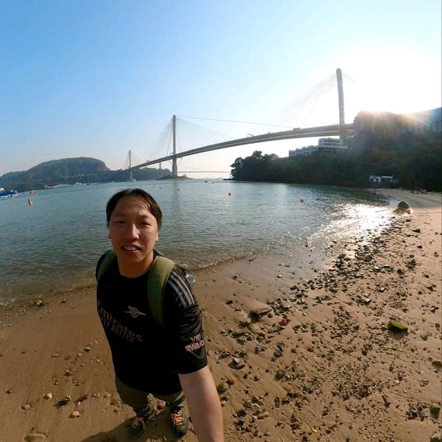 黃昏日落下的汀九橋