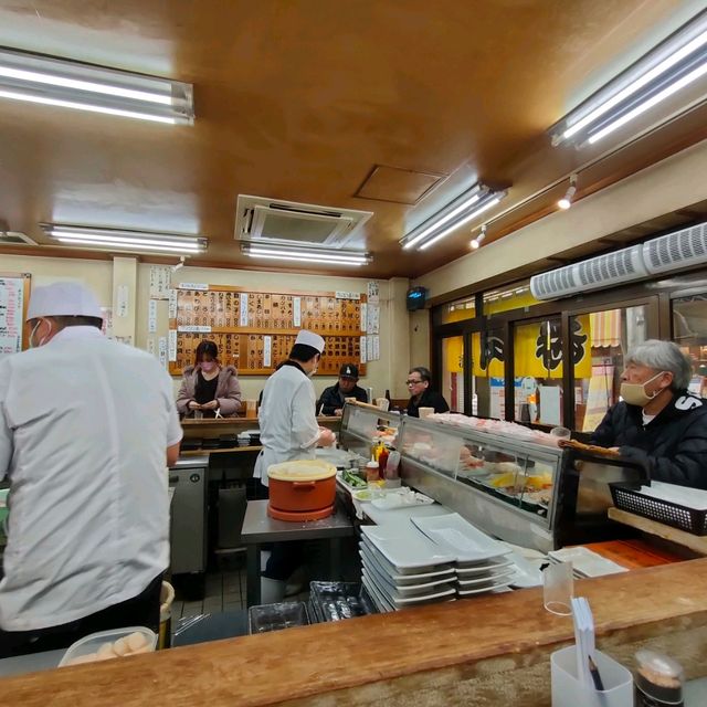 【大阪 新世界】ジャンジャン横丁で大阪寿司を食べる