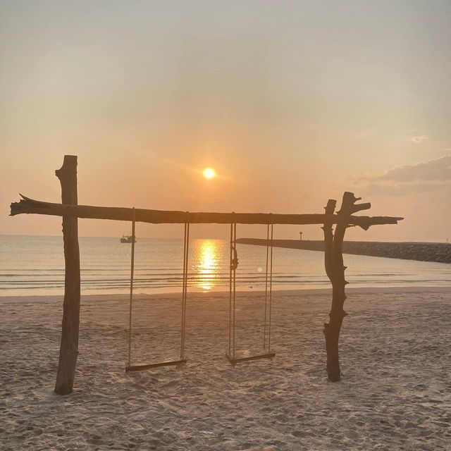 ยามเย็นที่หาดสะพลี 