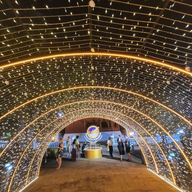 สวนแสงที่สวนสันติชัยปราการ