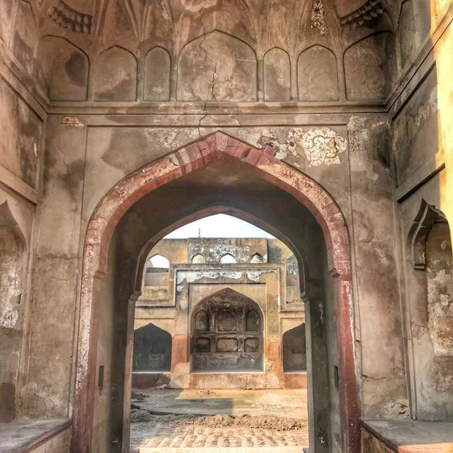 Exploring Lahore Fort | Pakistan 