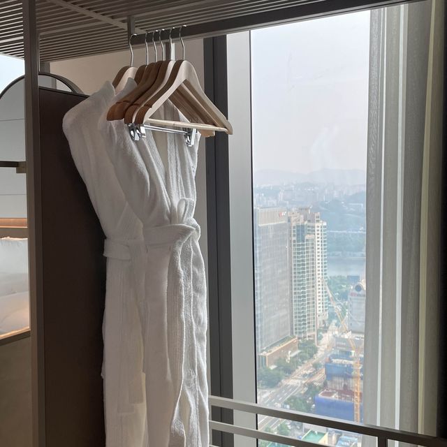 한강뷰가 멋드러진 용산 신상호텔 “로카우스”