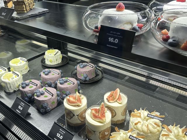 ℐ𝓉𝒶ℯ𝓌ℴ𝓃365일 🌧️ 비가 내리는 카페 ⊹⁺⸜ 레인리포트 ⸝⁺⊹
