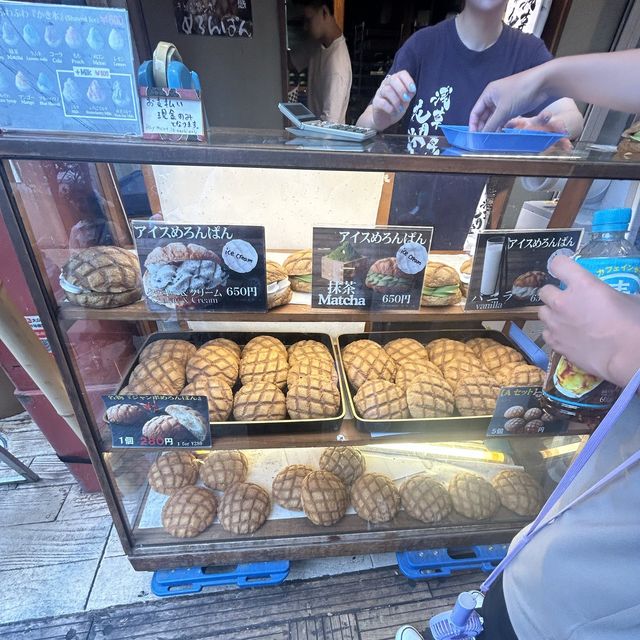 【東京】浅草食べ歩き「浅草花月堂」ジャンボメロンパン♡