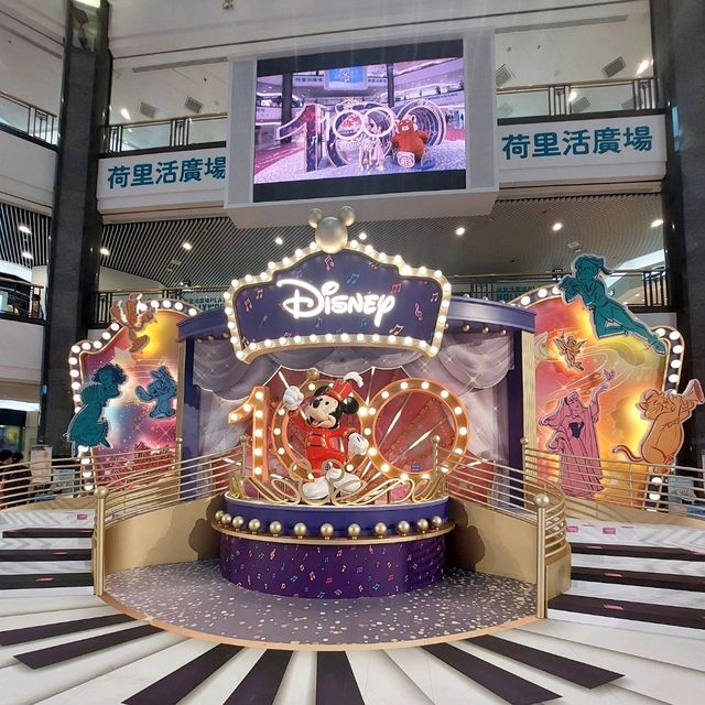 荷里活廣場