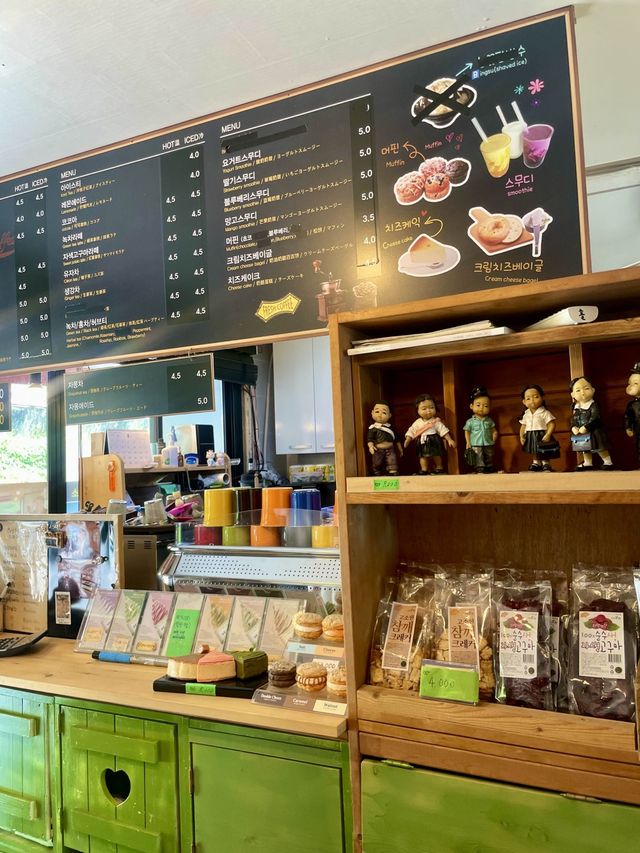【韓國釜山】 우인 ☕️飽覽甘川洞文化川嘅cafe 