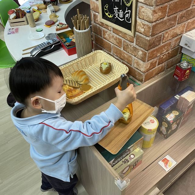 耀中幼教，親子教育0-8親子假期