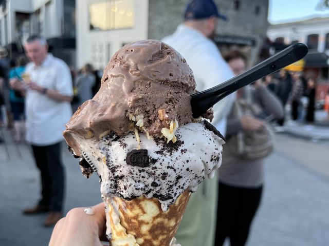 皇后鎮知名冰淇淋Ice Creamery Patagonia & Chocolaterie，必點巧克力口味🍫