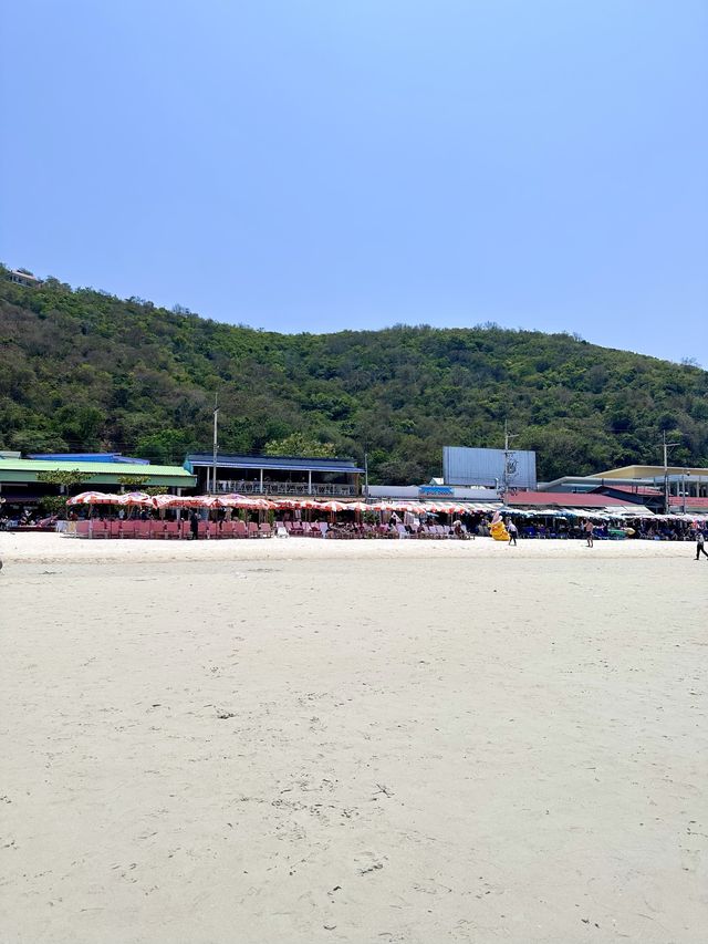 หาดตาแหวน หาดสวย น้ำใส แลนด์มาร์ค แห่งเกาะล้าน