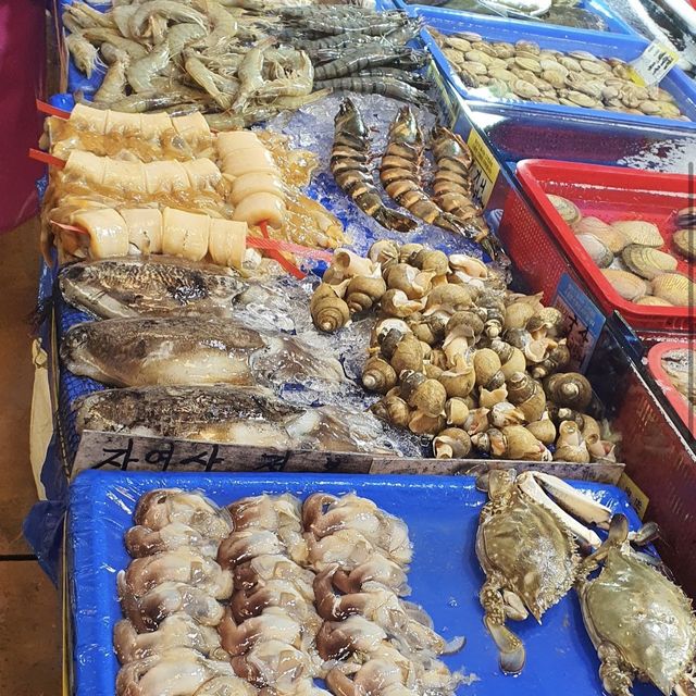 Awesome seafood market