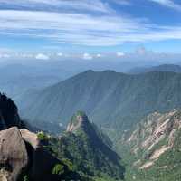 Exploring the Beauty of Huangshan