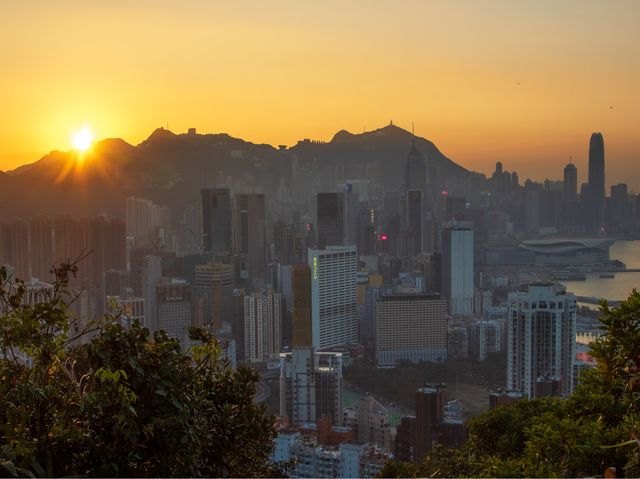 香港🇭🇰 ｜港島紅香爐峰消暑行山路線 🌟 - 紅香爐峰 ⛰️