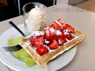 1 of 7 cafes with the most delicious waffles in Belgium