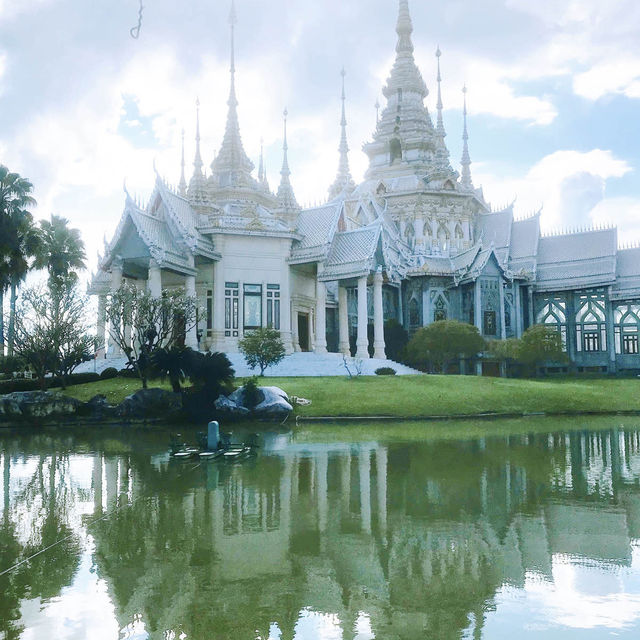 หลวงพ่อโตองค์ใหญ่ที่สุดในไทย