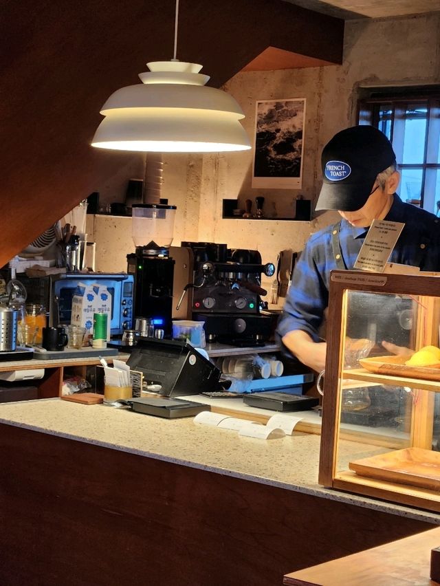 [제주] 비오는날 가만히 앉아 바라보는 바다 뷰 카페 "슬로보트"