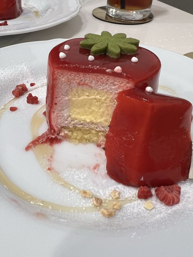 【福岡カフェ】可愛いいちごの形をしたケーキが楽しめるカフェ