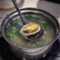 「銅鑼灣牛之鍋」九周年慶,C套餐包中鮑魚拖羅壽司和花膠任食!