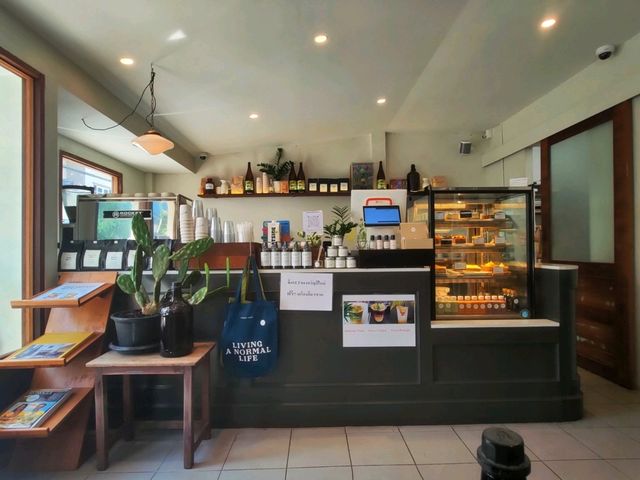 Normal life @ Normal Cafe ลาดพร้าว 71