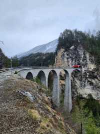 【瑞士鐵路】瑞士東部山區地標：伯爾納特快車&冰川快車的象徵與海報！