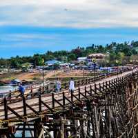 สะพานมอญ สะพานอุตตมานุสรณ์ สังขละบุรี .กาญจนบุรี  