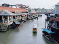 เดินชิลตลาดอัมพวา ในวันธรรมดา 