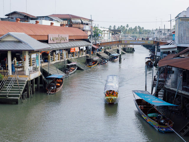 เดินชิลตลาดอัมพวา ในวันธรรมดา 