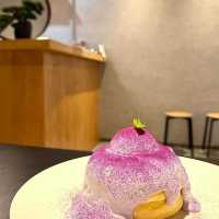 「國際通真夜中甜品店，抹茶雪糕清涼適合路過」