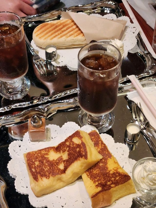 프렌치토스트가 정말 부드럽고 맛있는 카페 알리야