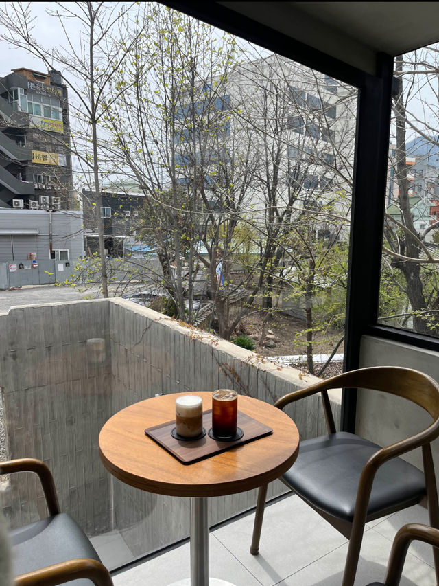 경산 시장 근처 레트로 유럽풍 감상 카페 