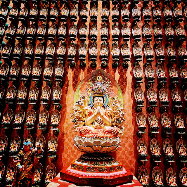 【シンガポール🇸🇬/壁一面に仏像が並ぶ煌びやかな”仏牙寺龍華院博物館”】