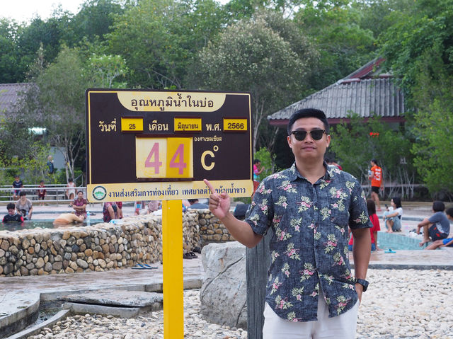 น้ำพุร้อนเค็มคลองท่อม แลนด์มาร์คแห่งใหม่ จ.กระบี่ 
