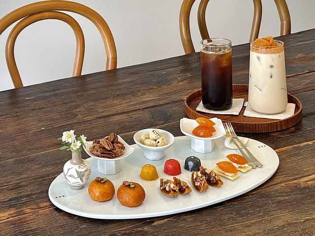 아름다운 한국식 애프터눈티를 즐길 수 있는 ‘무늬과자 전주’🍪