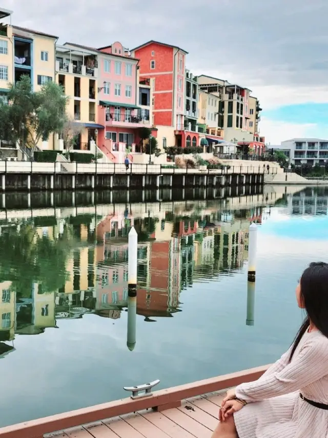 🇦🇺 European beauty in Gold Coast, QLD, Australia