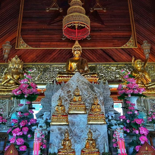 เยือนย่านพุทธสถานศิลป์แห่งเมืองเพชร