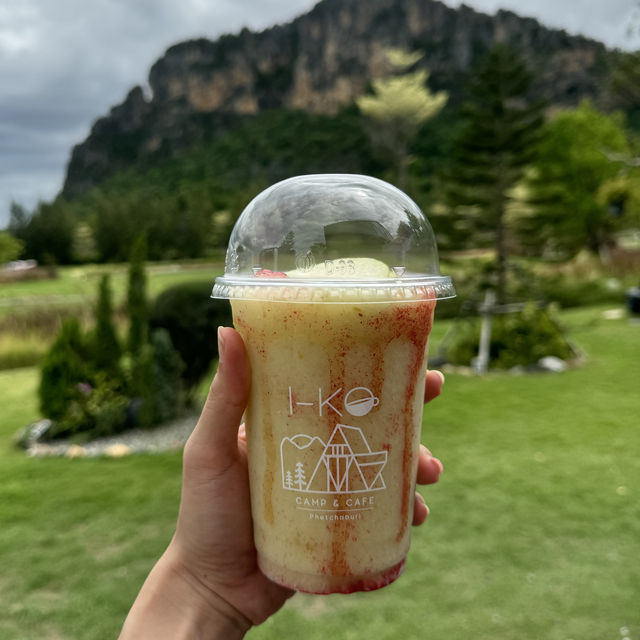 จิบกาแฟ ชมวิวเขาอีโก้ ที่ IKO Camp & Cafe