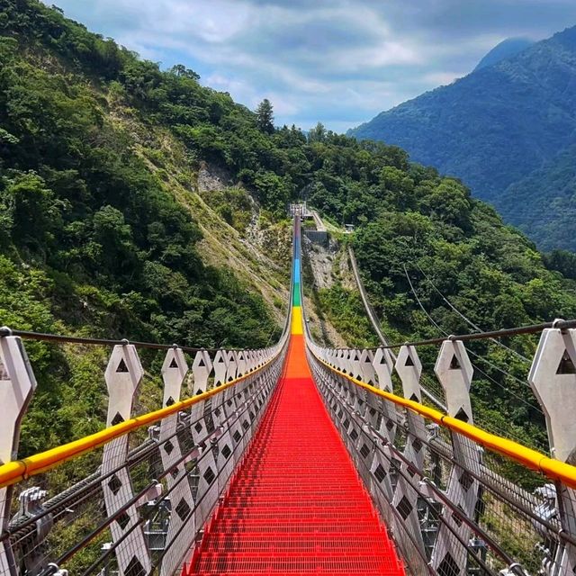 【南投】雙龍吊橋：壯麗山景，避開假日人潮。【8月好去處2024】