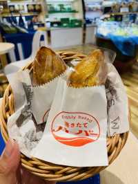 【横浜:みなとみらい】焼きたてハーバーが楽しめる店舗内カフェ