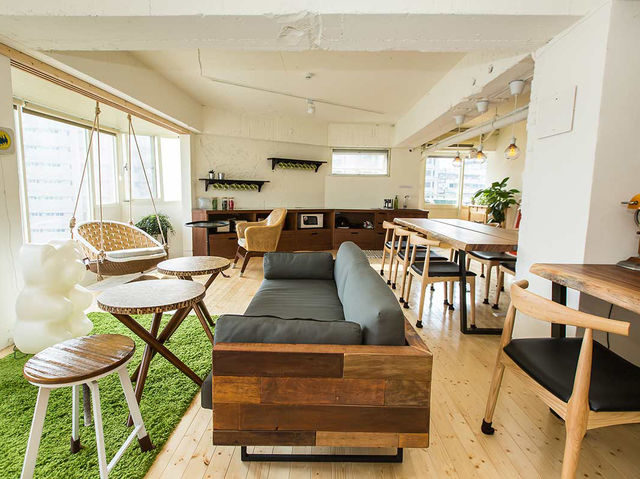 Mr. Lobster's Secret Den design hostel