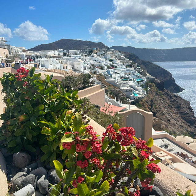 Santorini, Greece – Iconic White and Blue Beauty 
