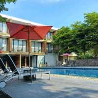 ลิปดารีสอร์ท ที่พักสไตล์ Loft ติดทะเลคลองวาฬ